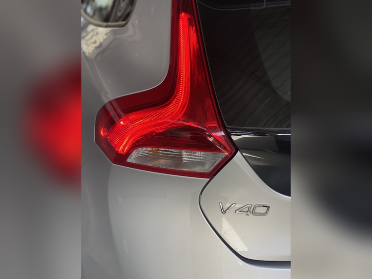 Volvo V40 2.0 D2 KINETIC foto 7